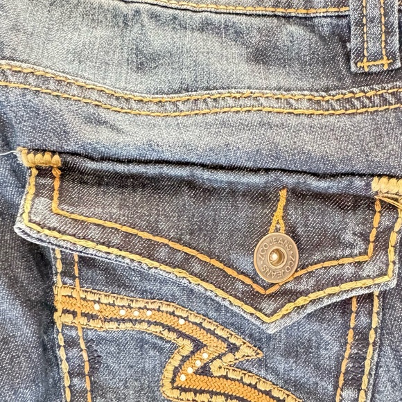 Stylish ZCO Distressed Flare Women’s Blue Denim Jeans size 14 - Picture 4 of 6